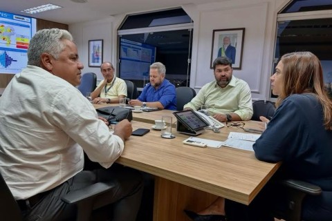 Prefeito Zico de Baiato ajusta últimos detalhes para inauguração do PSF do São José ao lado da Secretária de Saúde da Bahia