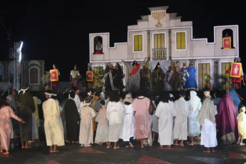 Espetáculo da Paixão de Cristo emociona espectadores em Alcobaça e destaca a força da tradição cultural local