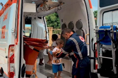 Prefeitura de Caravelas lança projeto “Samuzinho” para promover educação em primeiros socorros nas escolas