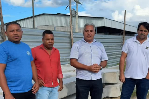 Prefeito acompanha andamento das obras do novo Mercado Municipal em São José de Alcobaça