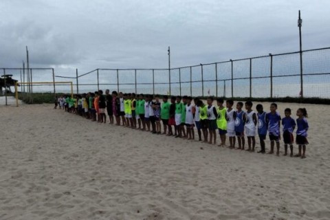 Campeonato de Beach Soccer do Projeto Garotos do Futuro tem início com muitos gols em Alcobaça