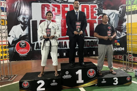 Equipe de Karatê de Caravelas conquista 2º lugar no I Open Bushidokan e destaca importância do esporte para jovens