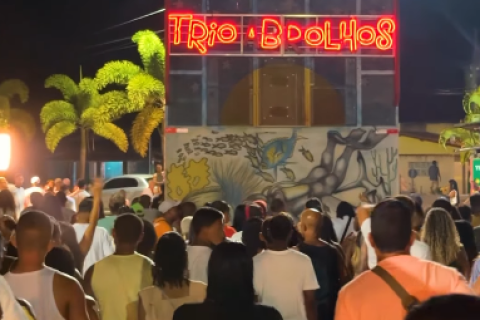 Réveillon de Caravelas reúne moradores e turistas em noite histórica na Barra