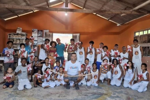 Projeto Mãos Abertas realiza entrega de ovos de Páscoa e leva alegria a crianças em situação de vulnerabilidade